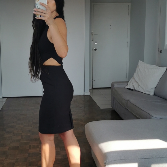 FRENCH CONNECTION - Picture 3 of 4